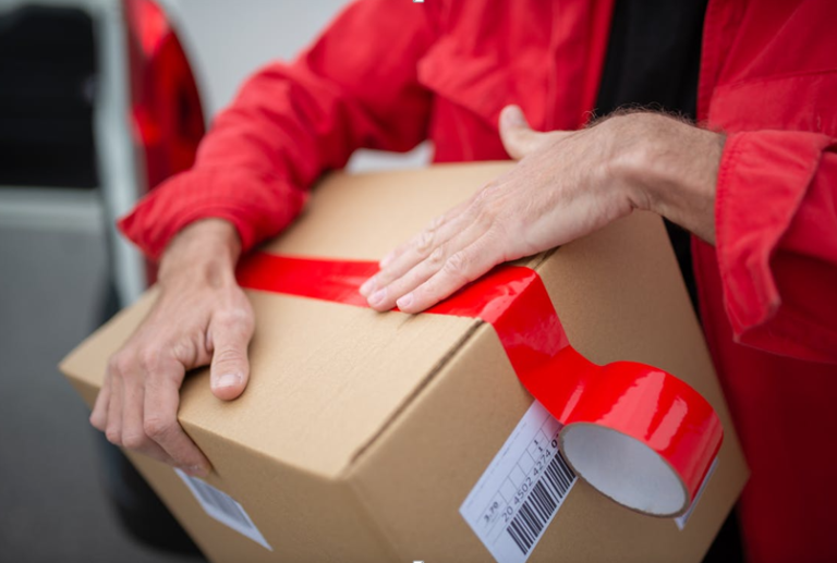 A Practical Checklist Before Posting a Parcel to the United Kingdom From the US